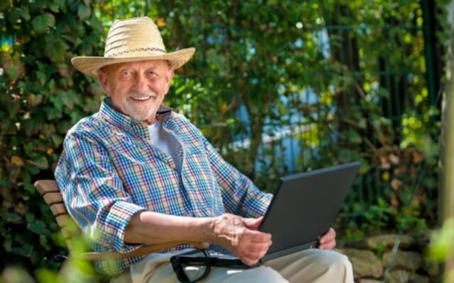 co-nen-startup-khi-da-ve-huu