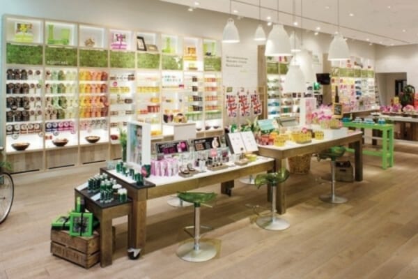 Mở cửa hàng kinh doanh mỹ phẩm cần bao nhiêu vốn?